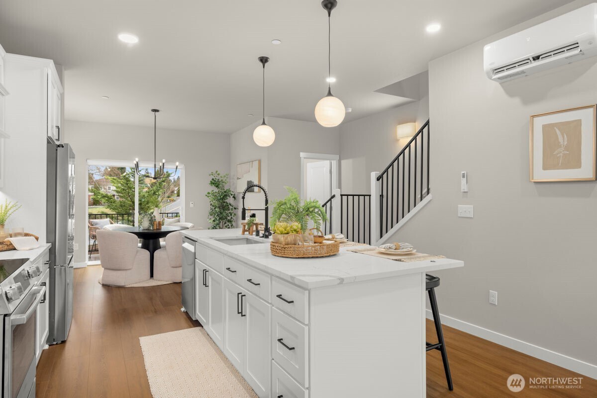 16823 Alder Way #J1, Lynnwood, WA 98037