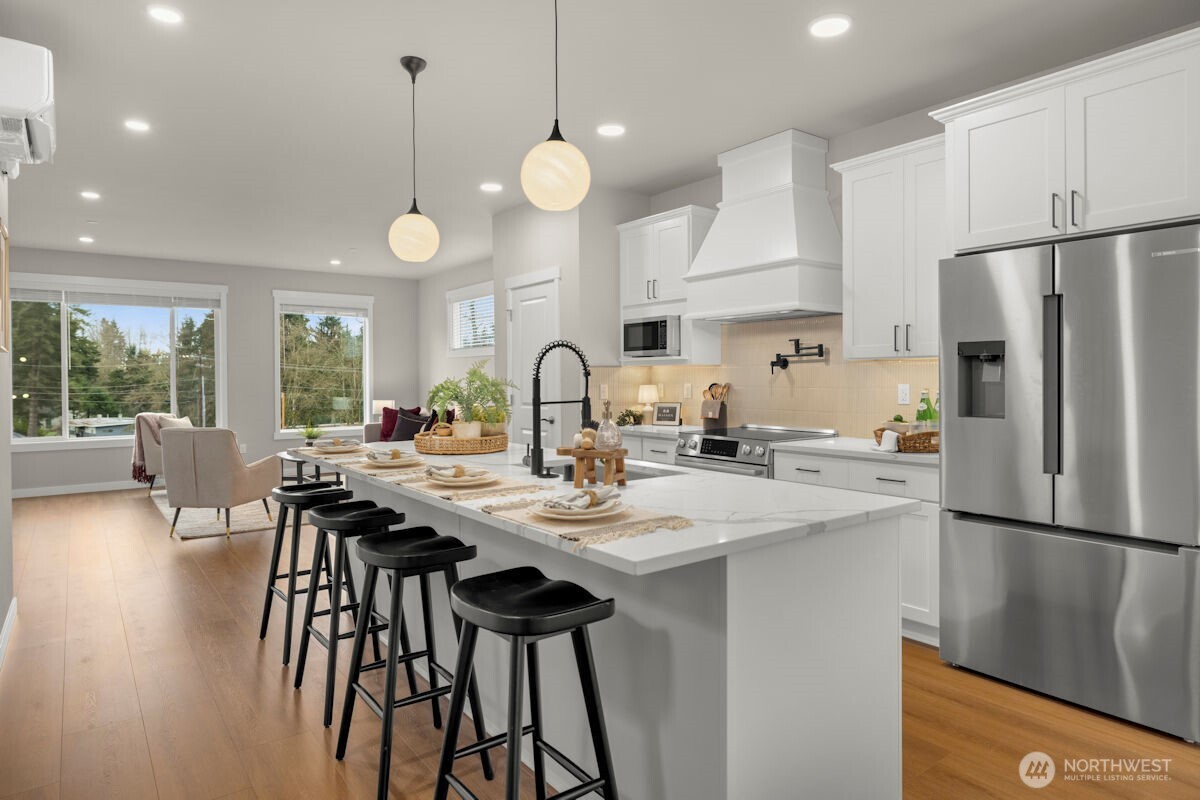 16823 Alder Way #J1, Lynnwood, WA 98037