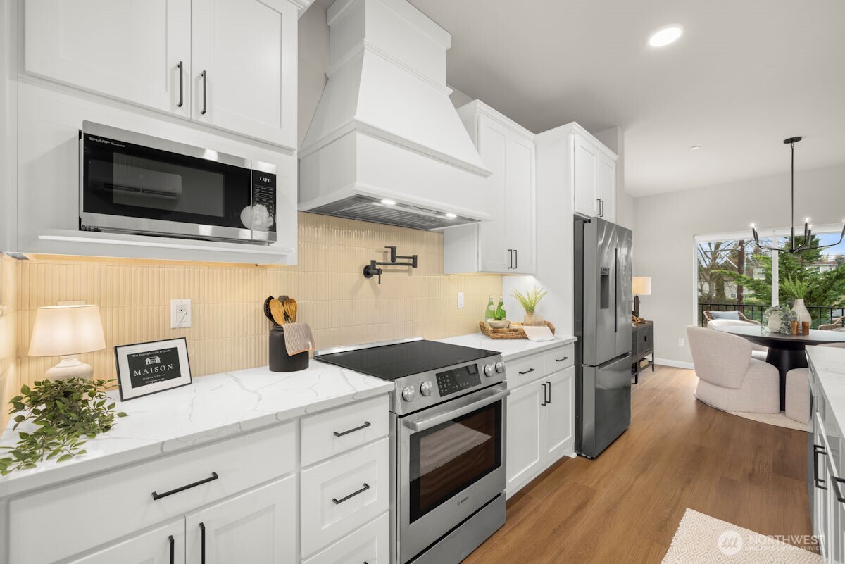 16823 Alder Way #J1, Lynnwood, WA 98037