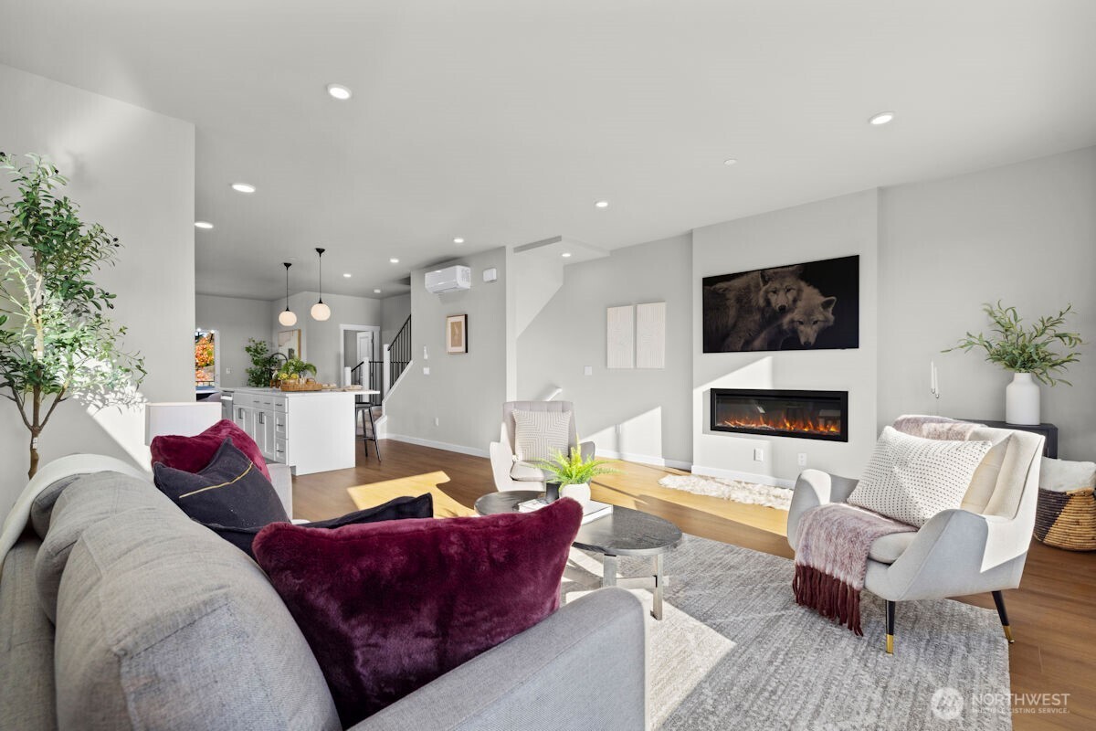 16823 Alder Way #J1, Lynnwood, WA 98037