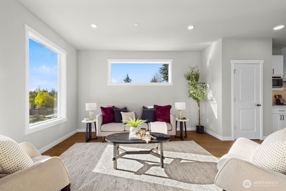 16823 Alder Way #J1, Lynnwood, WA 98037