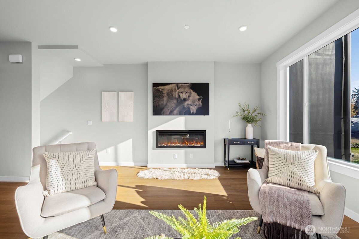 16823 Alder Way #J1, Lynnwood, WA 98037