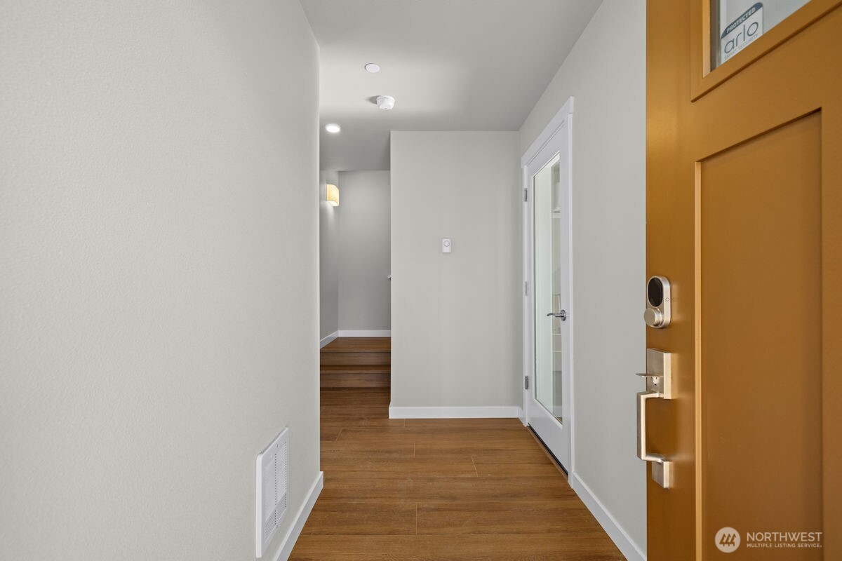 16823 Alder Way #J1, Lynnwood, WA 98037