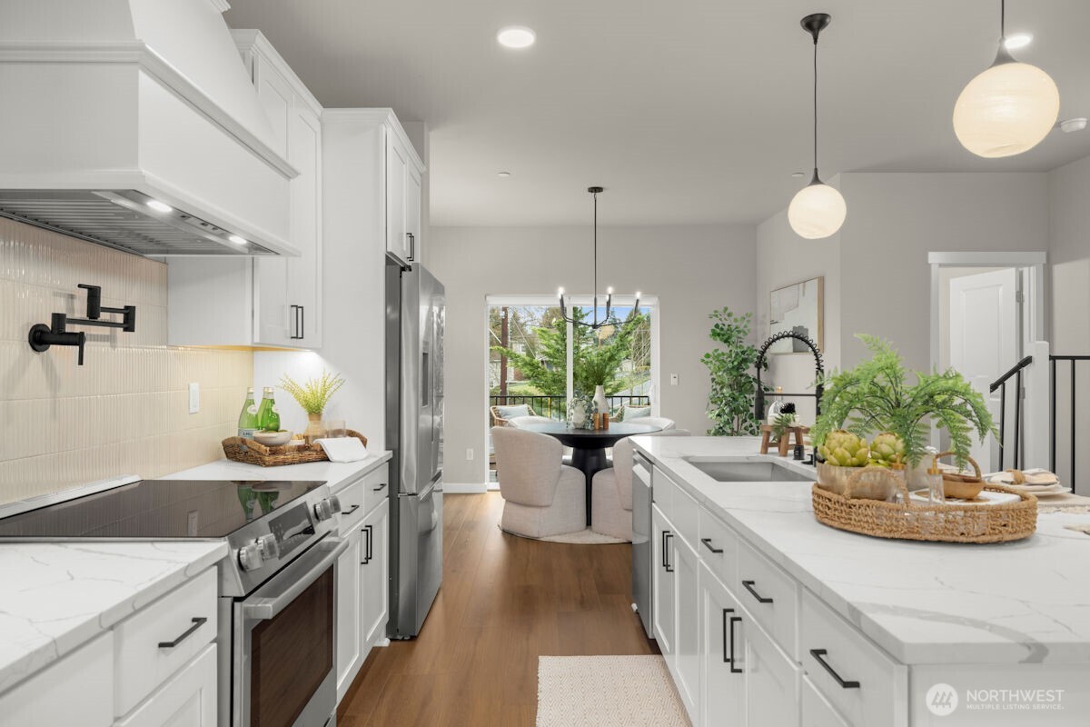 16823 Alder Way #J1, Lynnwood, WA 98037