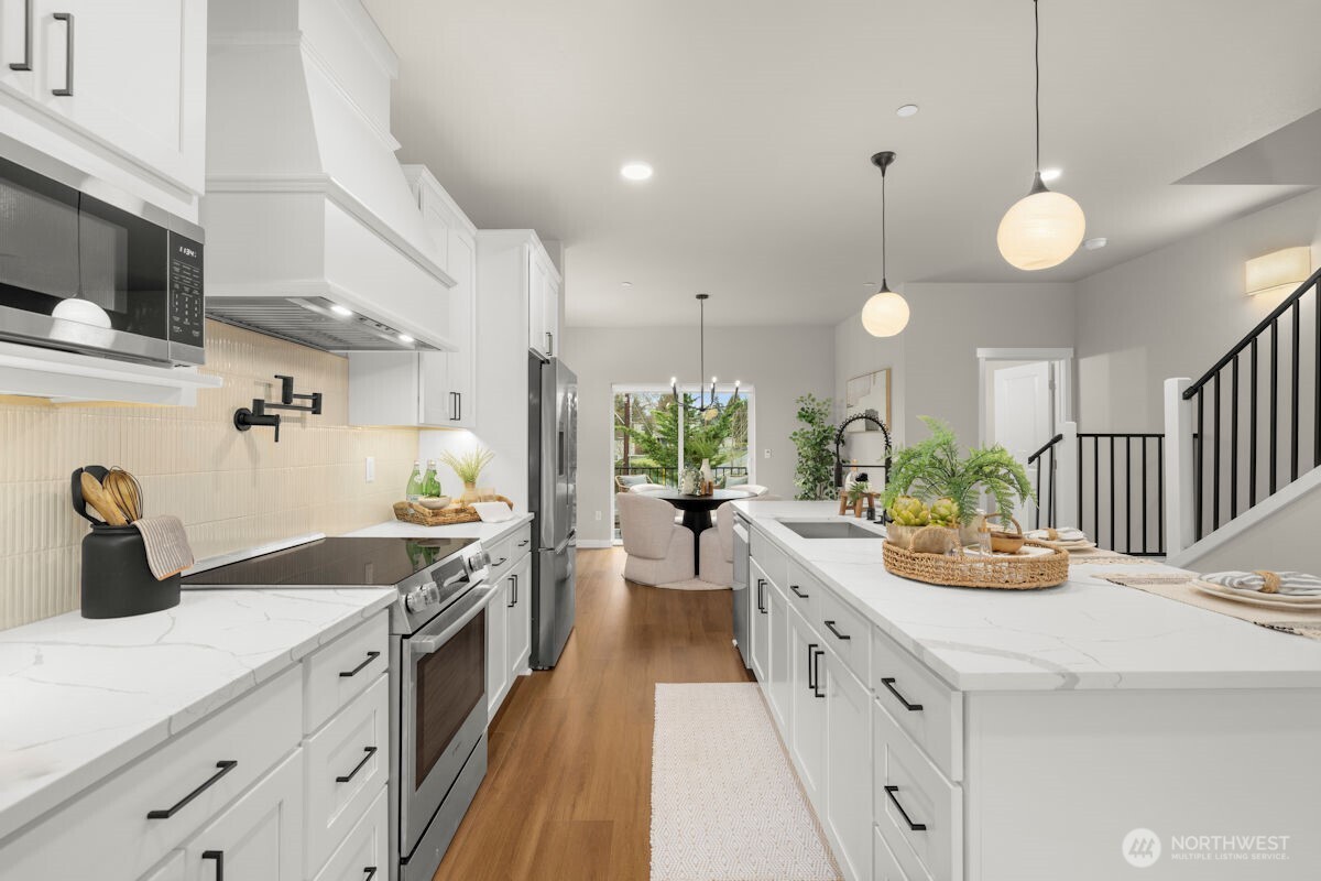 16823 Alder Way #J1, Lynnwood, WA 98037