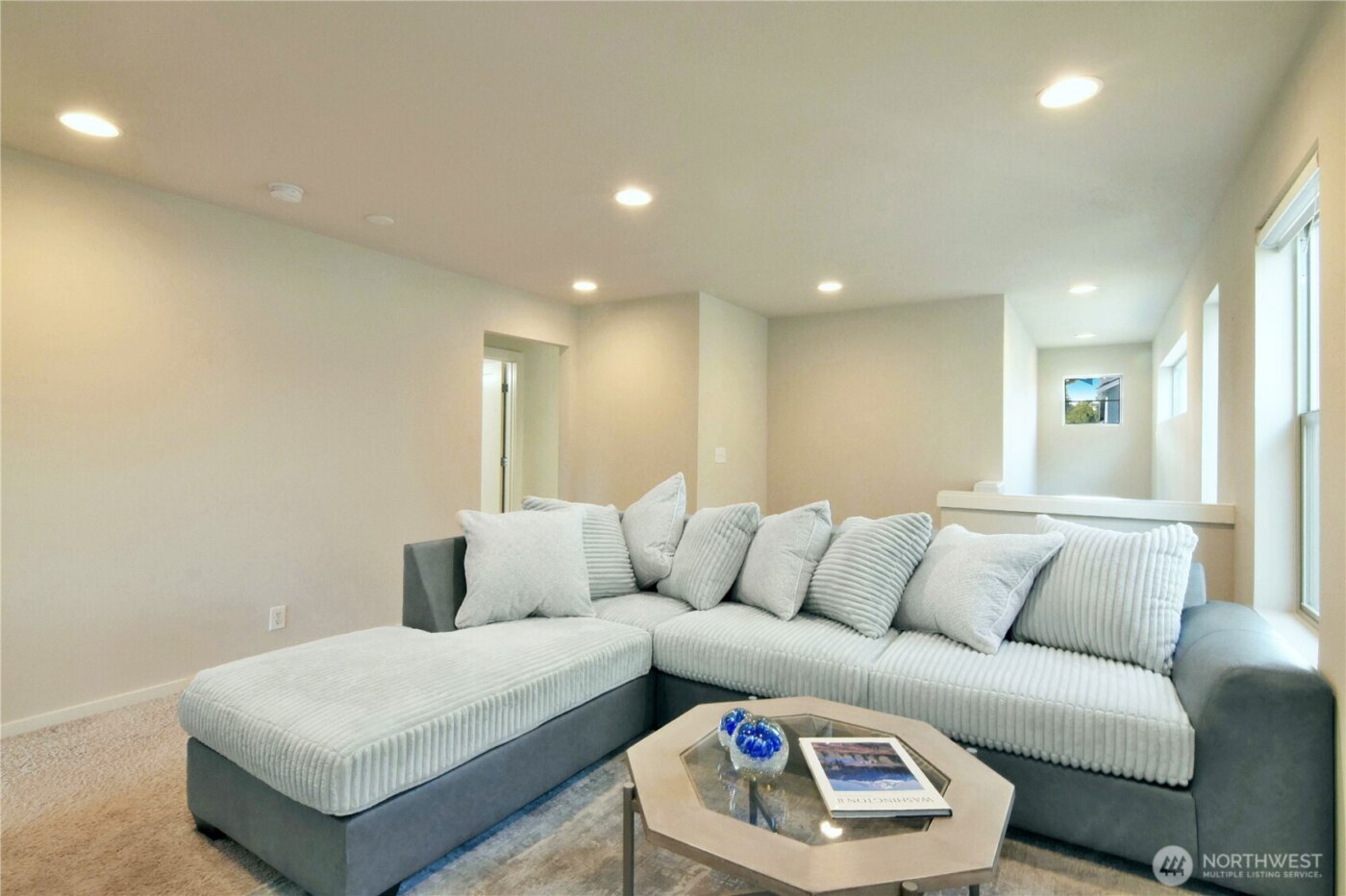 218 SW 96th Lane , Seattle, WA 98106