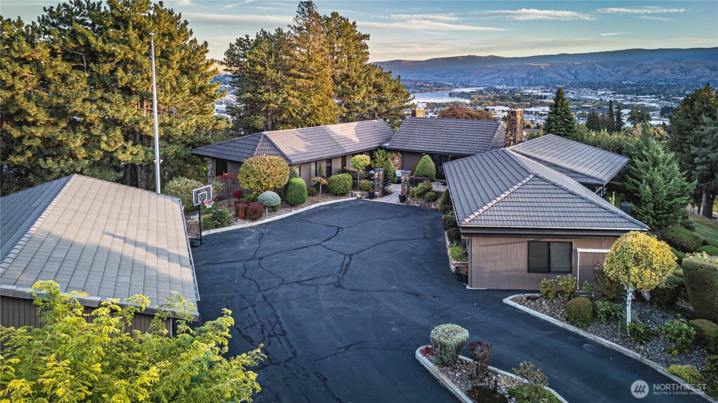 218 Sunnyslope Heights Road , Wenatchee, WA 98801