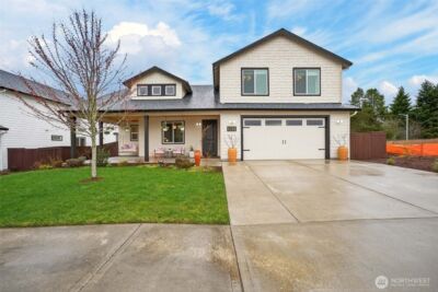 2031 E 9th Street , La Center, WA 98629