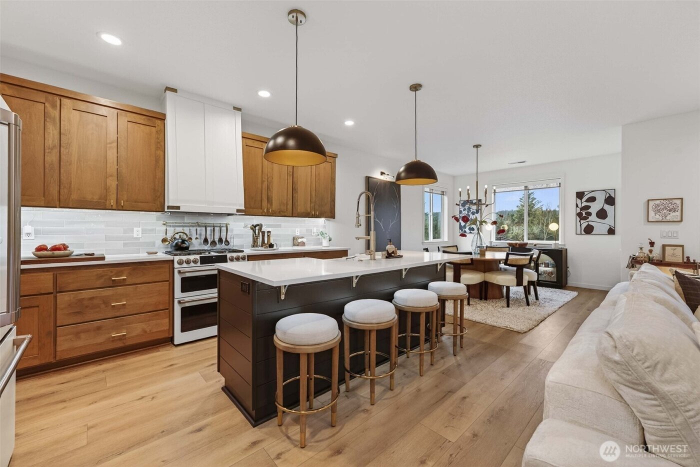 2031 E 9th Street , La Center, WA 98629