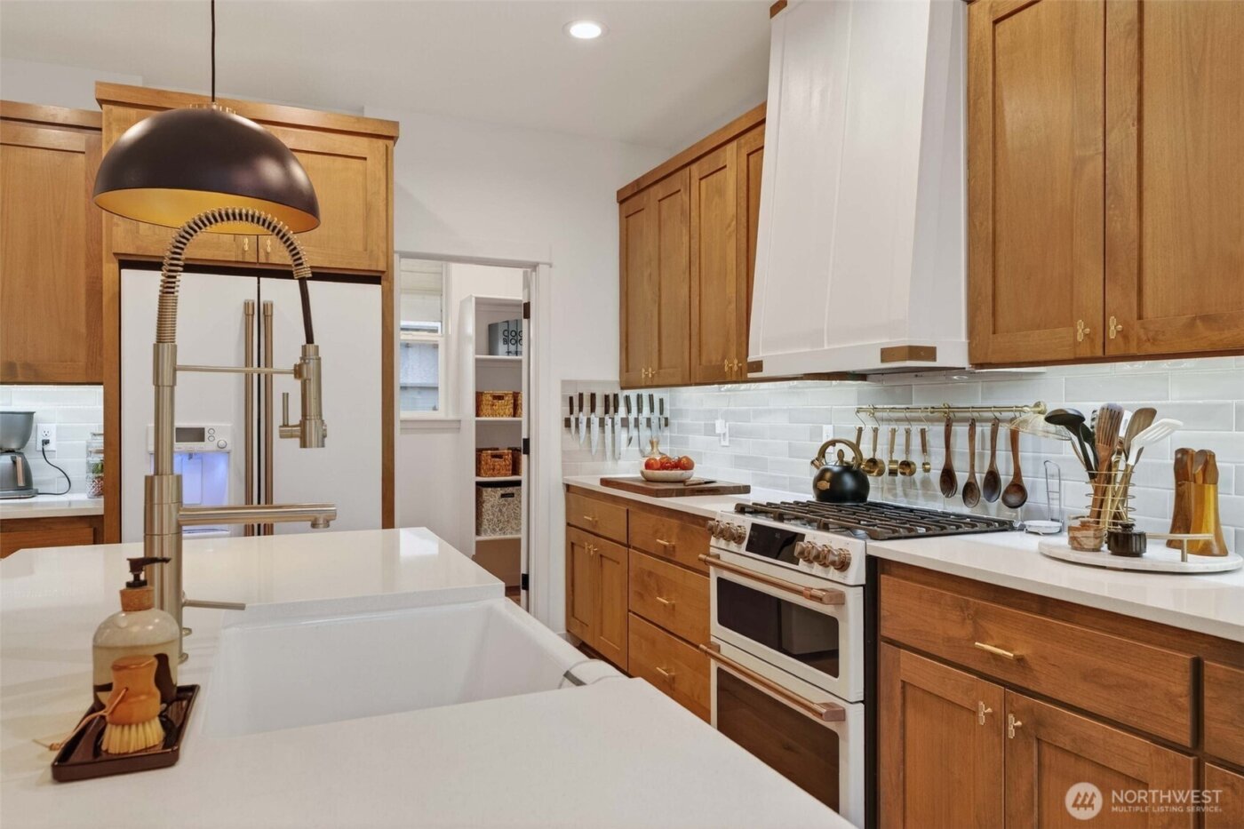 2031 E 9th Street , La Center, WA 98629