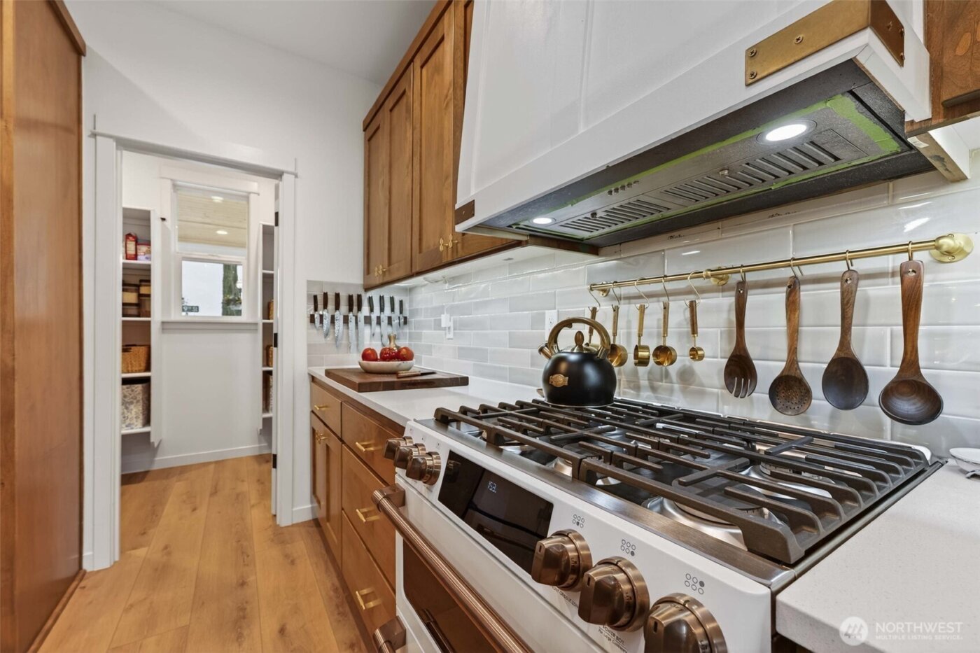 2031 E 9th Street , La Center, WA 98629