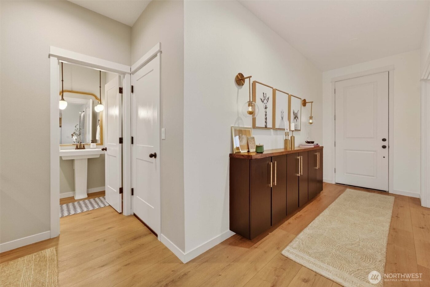 2031 E 9th Street , La Center, WA 98629