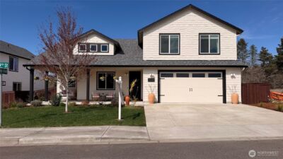 2031 E 9th Street , La Center, WA 98629 - Photo 2