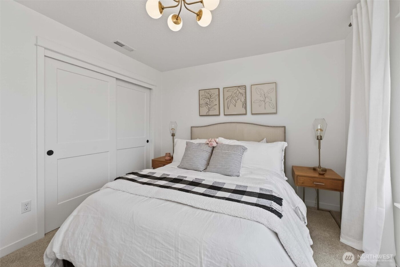 2031 E 9th Street , La Center, WA 98629