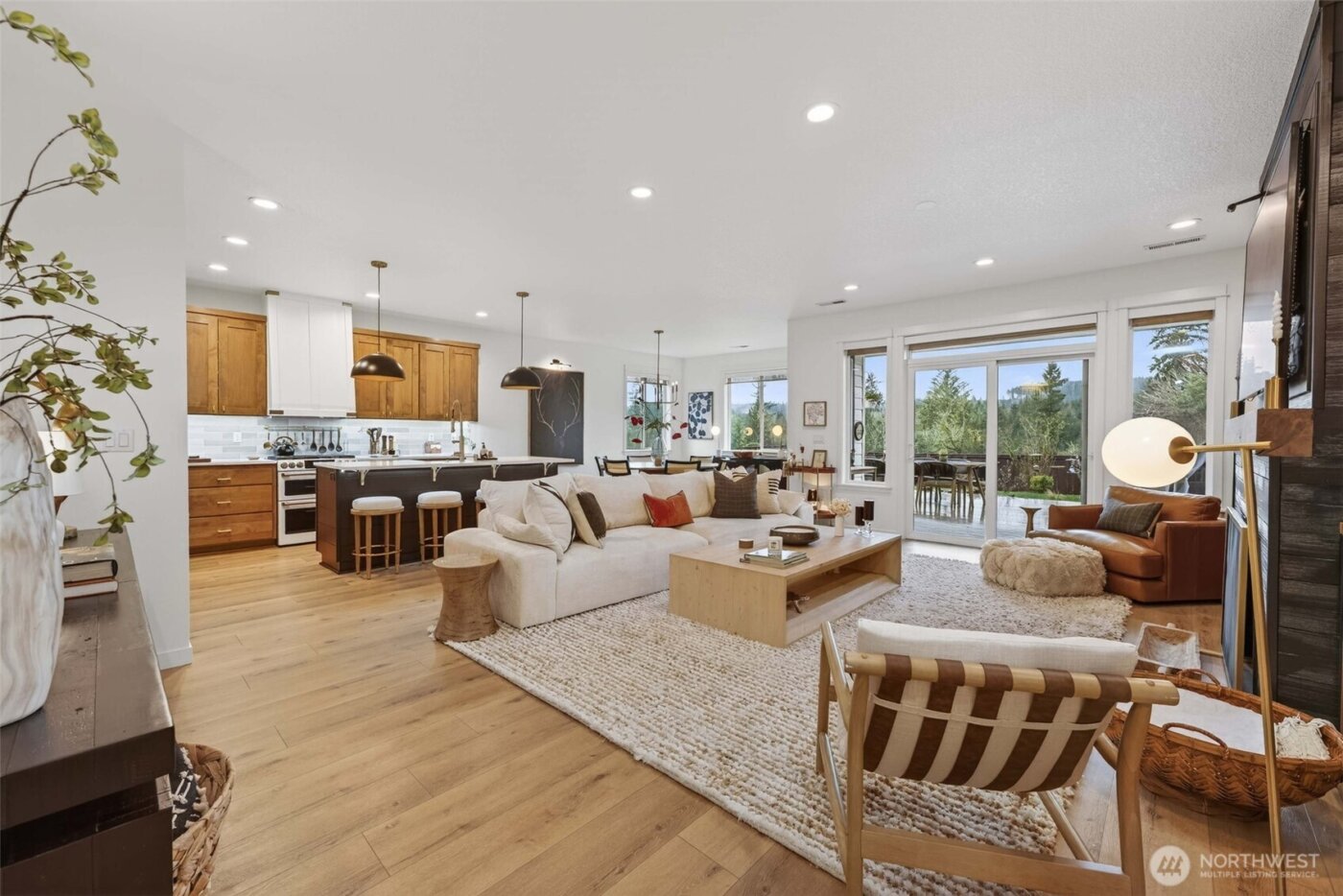 2031 E 9th Street , La Center, WA 98629