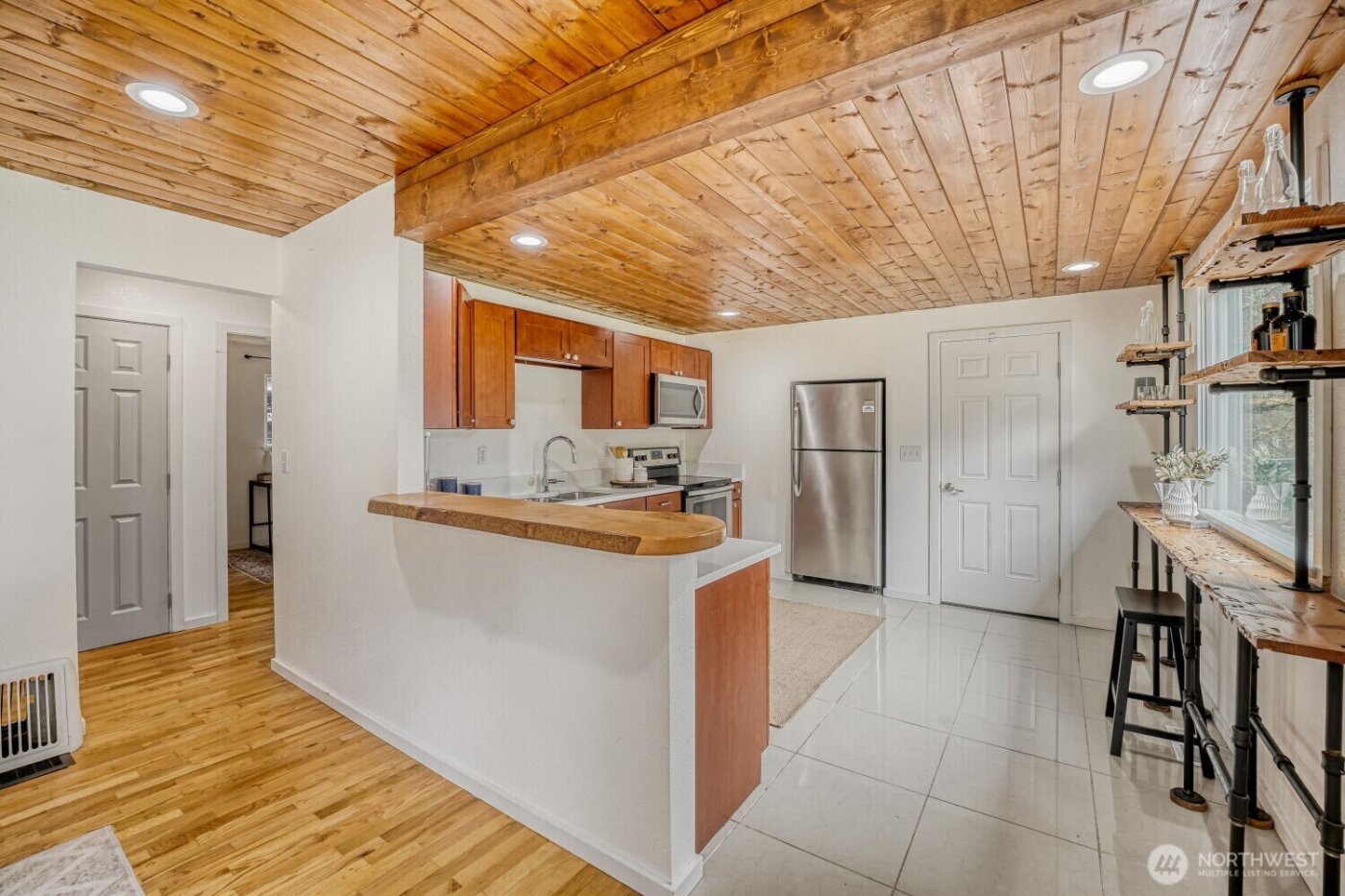 234 SW 208th Street , Normandy Park, WA 98166