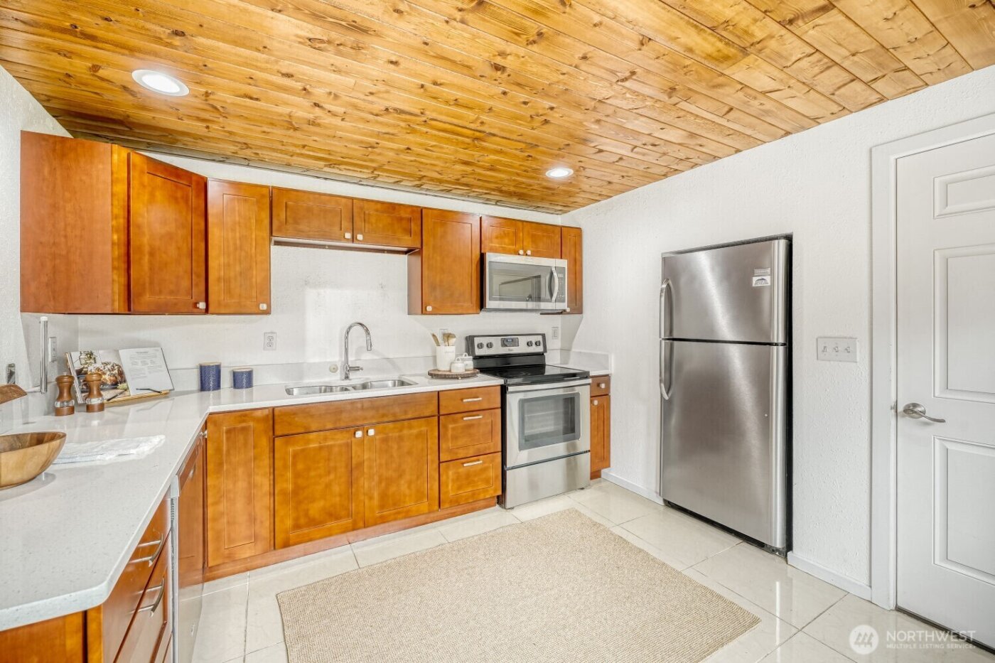 234 SW 208th Street , Normandy Park, WA 98166