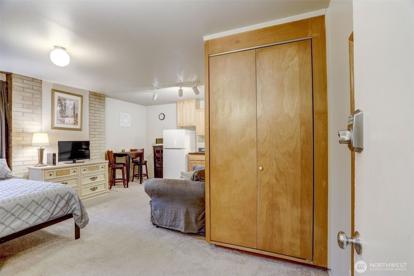 403 E Thomas Street #1-9, Seattle, WA 98102