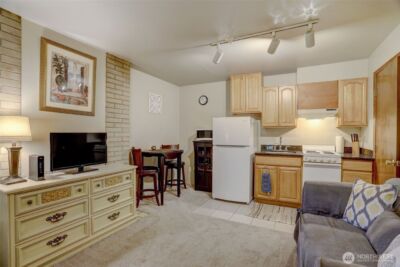 403 E Thomas Street #1-9, Seattle, WA 98102 - Photo 23