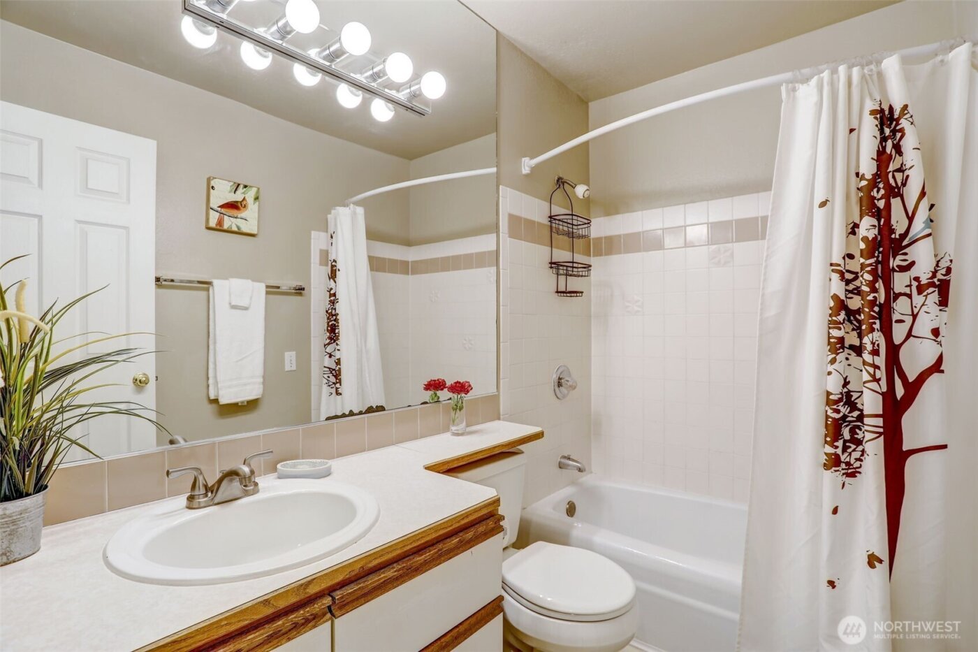 403 E Thomas Street #1-9, Seattle, WA 98102