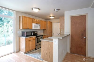 11525 7th Avenue Ct E, Tacoma, WA 98445 - Photo 9