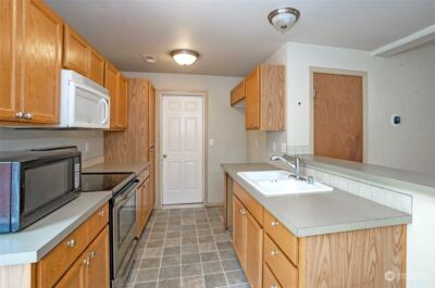 11525 7th Avenue Ct E, Tacoma, WA 98445 - Photo 10