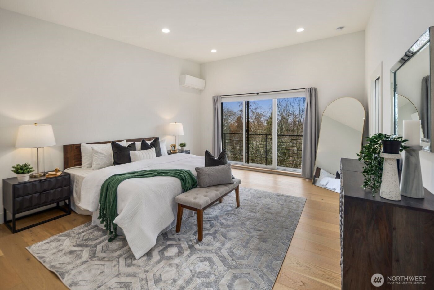 5059 37th Avenue SW, Seattle, WA 98126