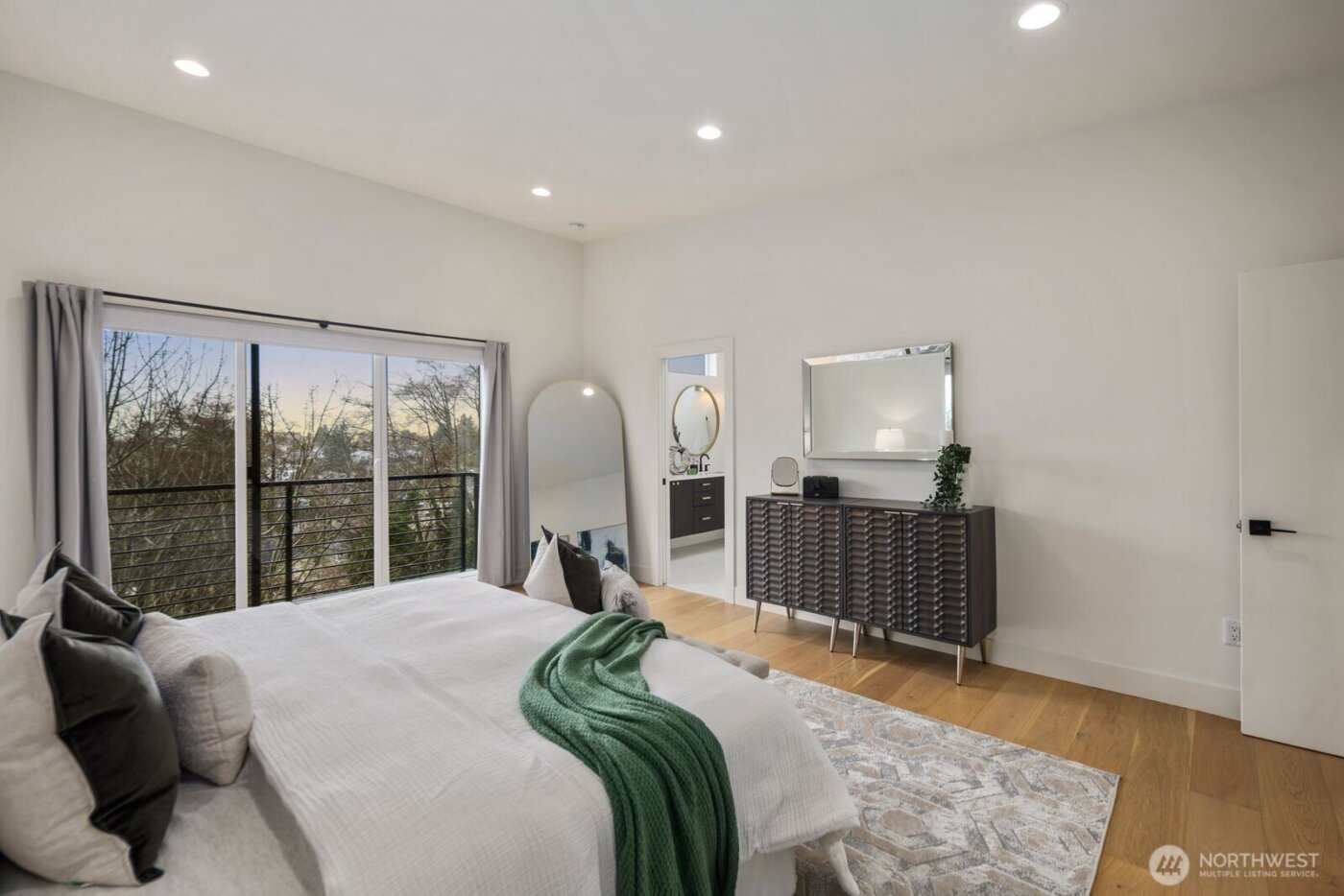 5059 37th Avenue SW, Seattle, WA 98126