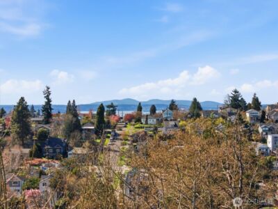 5059 37th Avenue SW, Seattle, WA 98126 - Photo 2