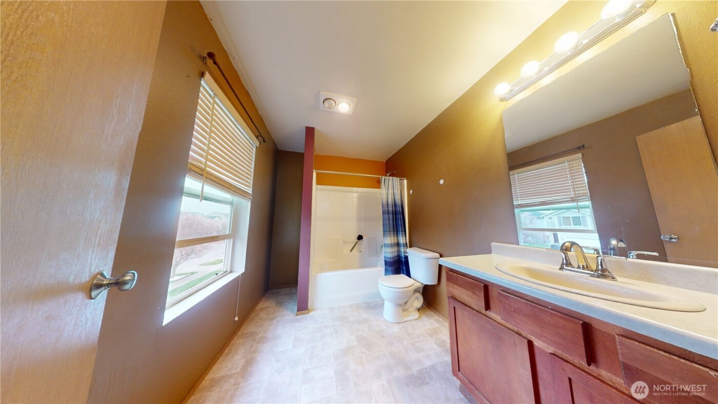 14904 99th Ave Se , Yelm, WA 98597