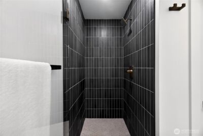 11011 Goodwin Way NE, Seattle, WA 98125 - Photo 16