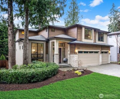 22250 NE 3rd Court , Sammamish, WA 98074-3742