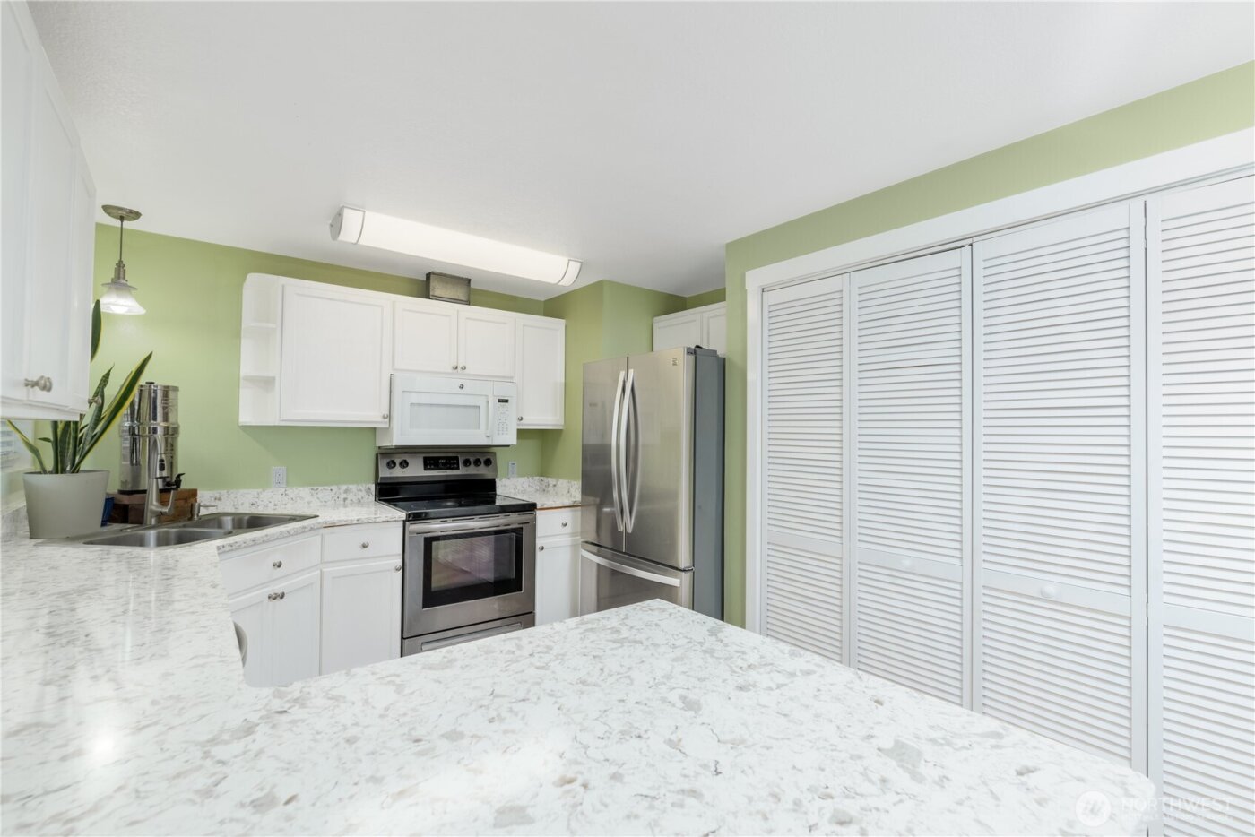 1717 S F Street , Port Angeles, WA 98363