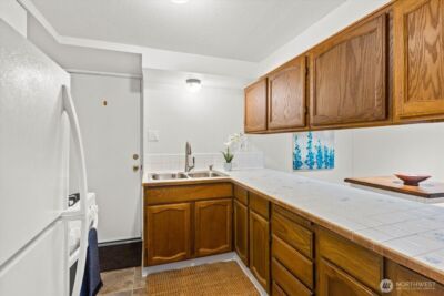 11513 Palatine Avenue N, Seattle, WA 98133 - Photo 32