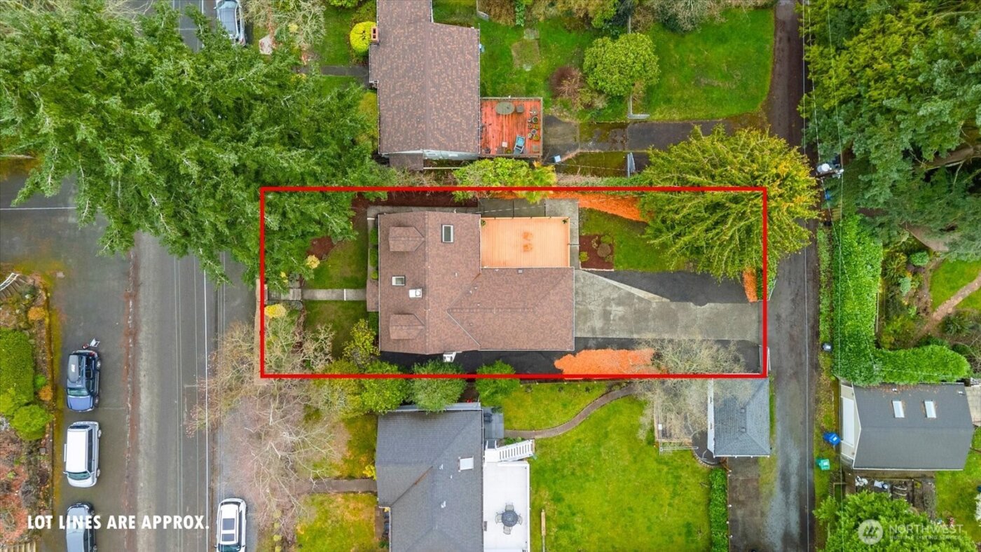 11513 Palatine Avenue N, Seattle, WA 98133