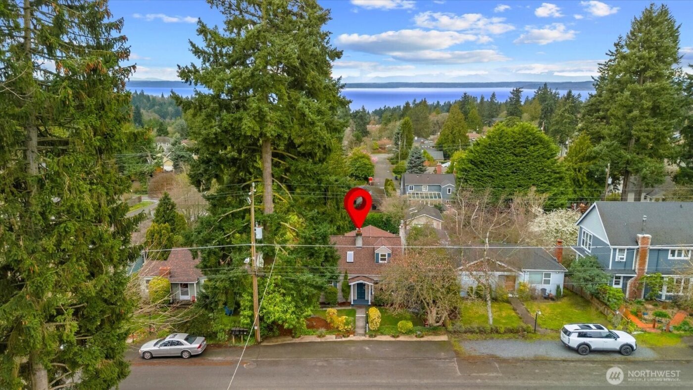 11513 Palatine Avenue N, Seattle, WA 98133