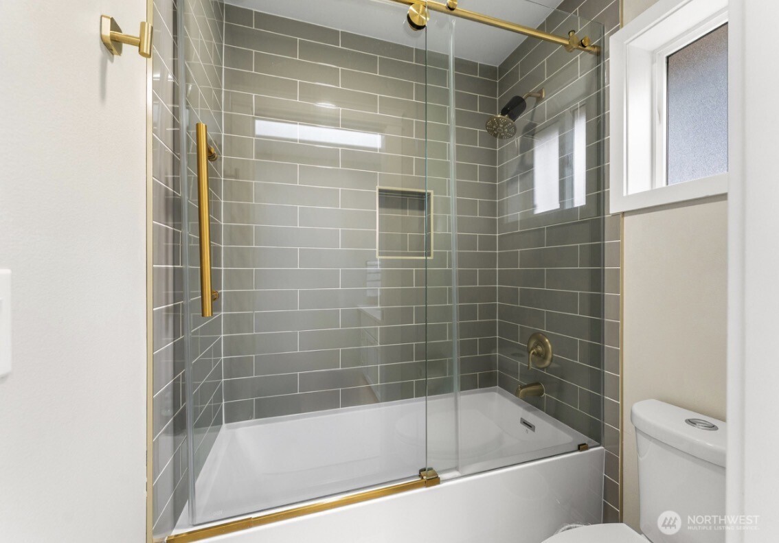 5228 Highland Dr SE , Auburn, WA 98092-8732