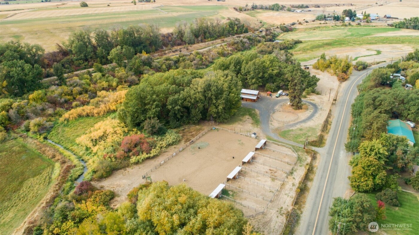 11761 Thorp Highway N, Thorp, WA 98946