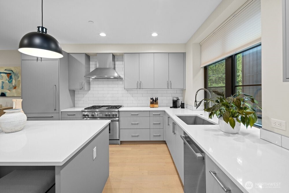 11223 NE 13th Lane , Bellevue, WA 98004