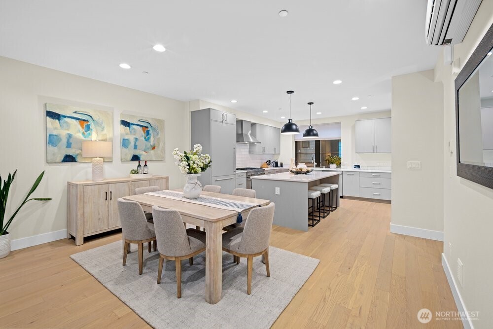 11223 NE 13th Lane , Bellevue, WA 98004