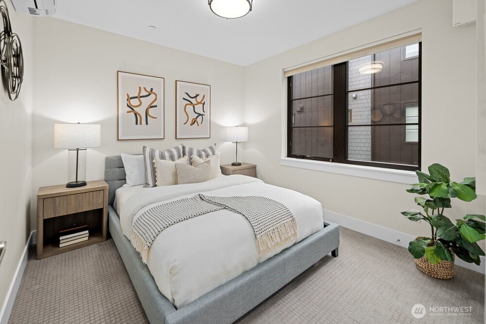 11223 NE 13th Lane , Bellevue, WA 98004