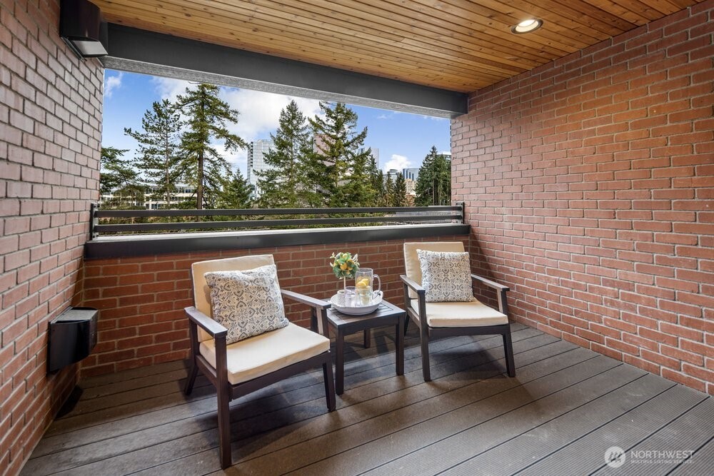 11223 NE 13th Lane , Bellevue, WA 98004