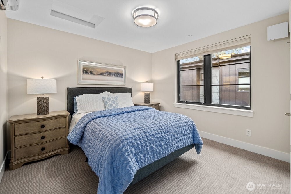 11223 NE 13th Lane , Bellevue, WA 98004