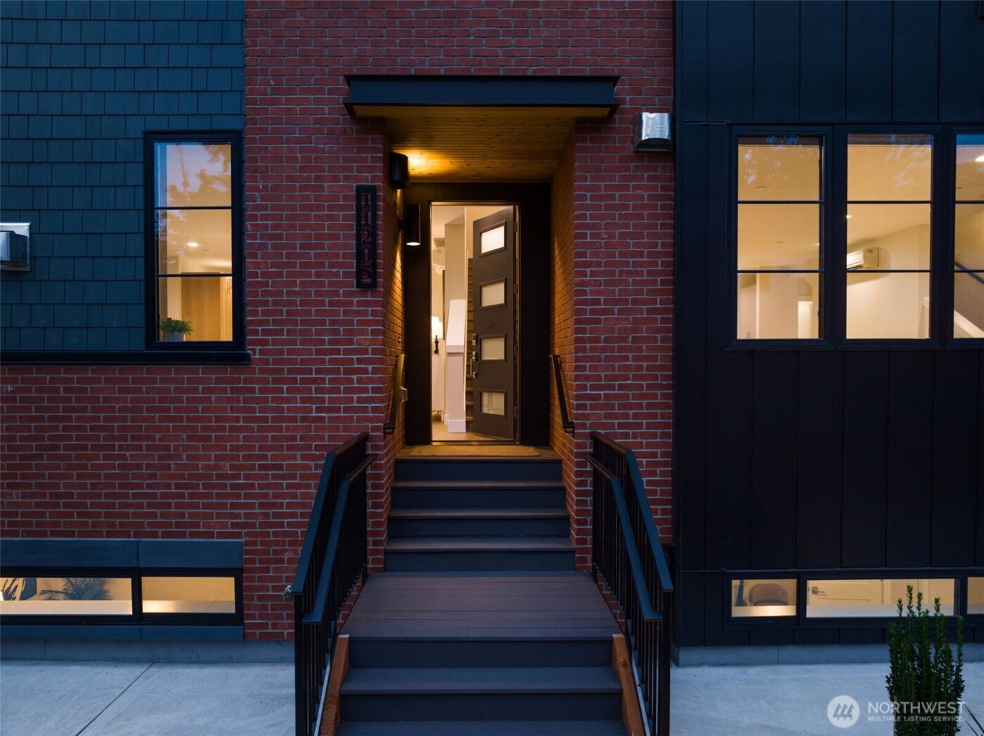 11223 NE 13th Lane , Bellevue, WA 98004