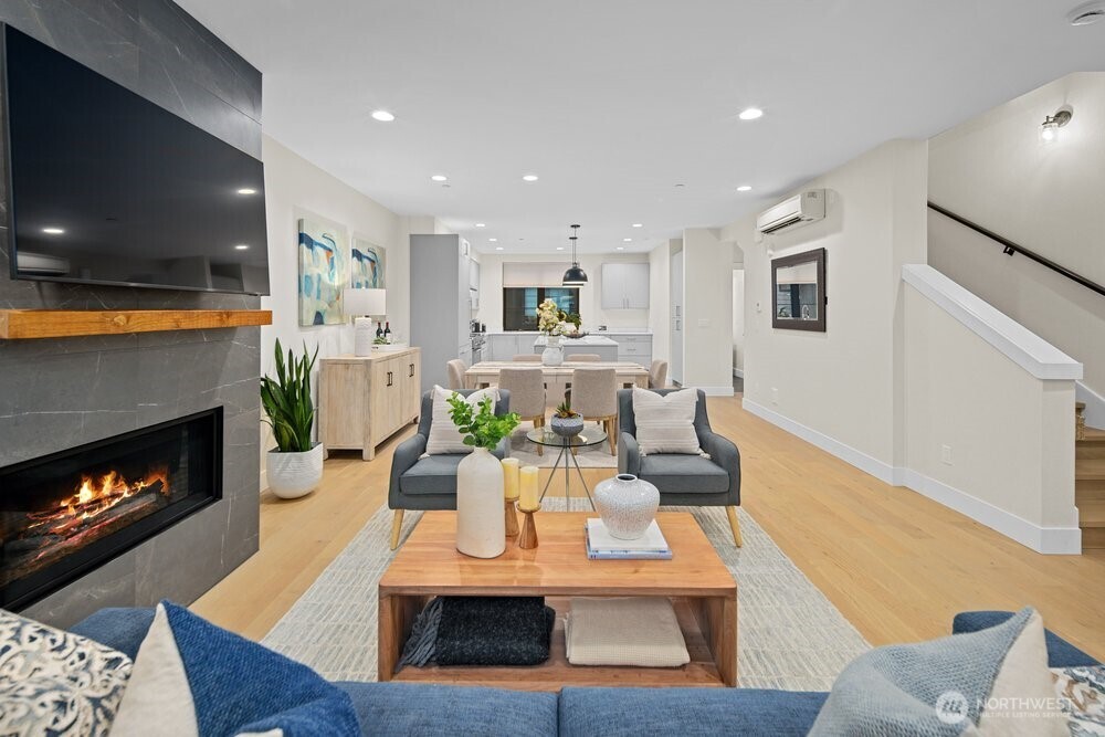 11223 NE 13th Lane , Bellevue, WA 98004