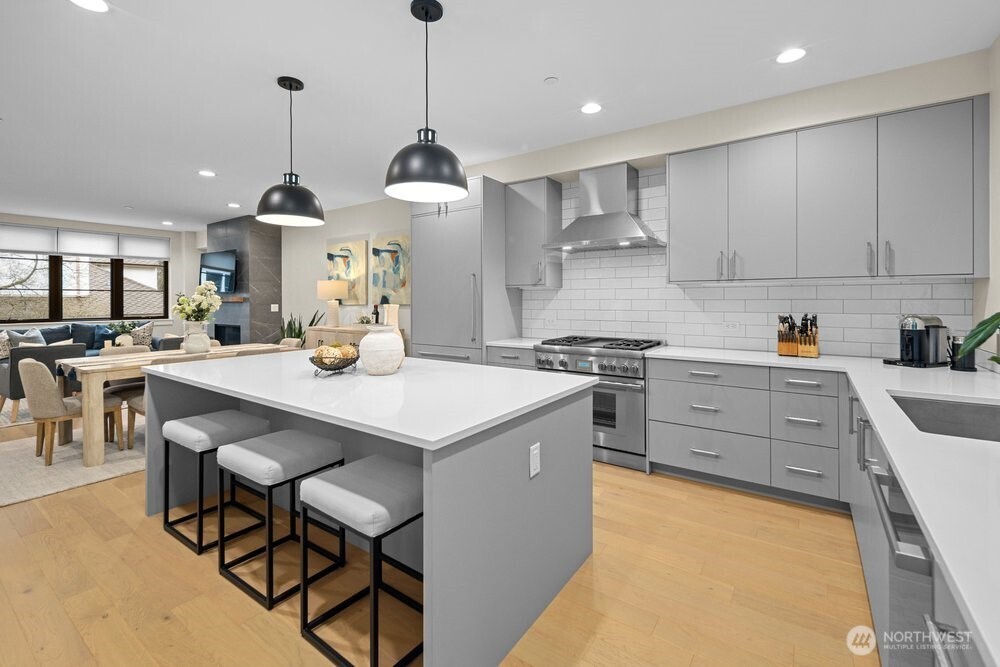 11223 NE 13th Lane , Bellevue, WA 98004