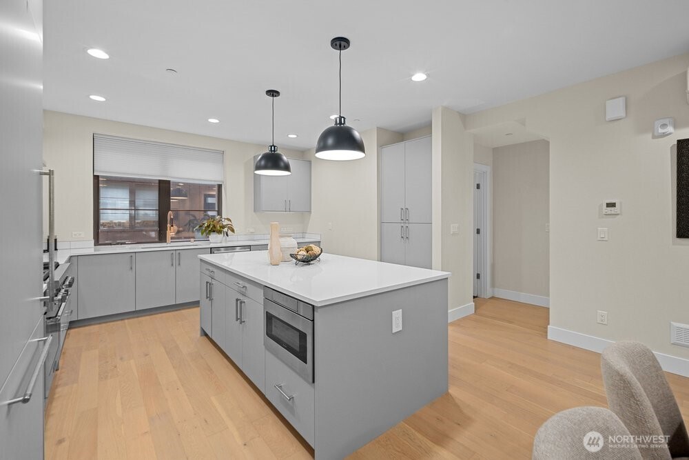 11223 NE 13th Lane , Bellevue, WA 98004