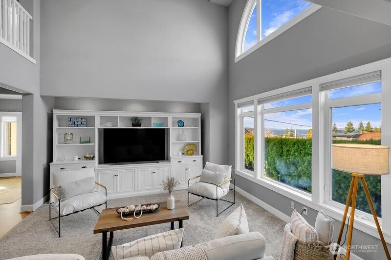 217 9th Avenue S, Edmonds, WA 98020