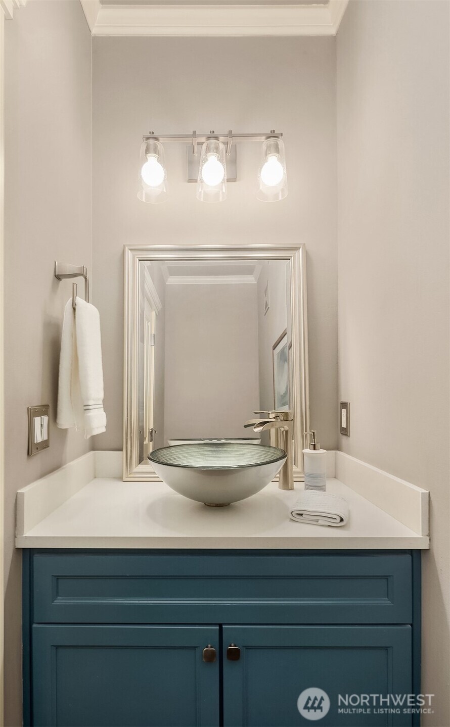 217 9th Avenue S, Edmonds, WA 98020