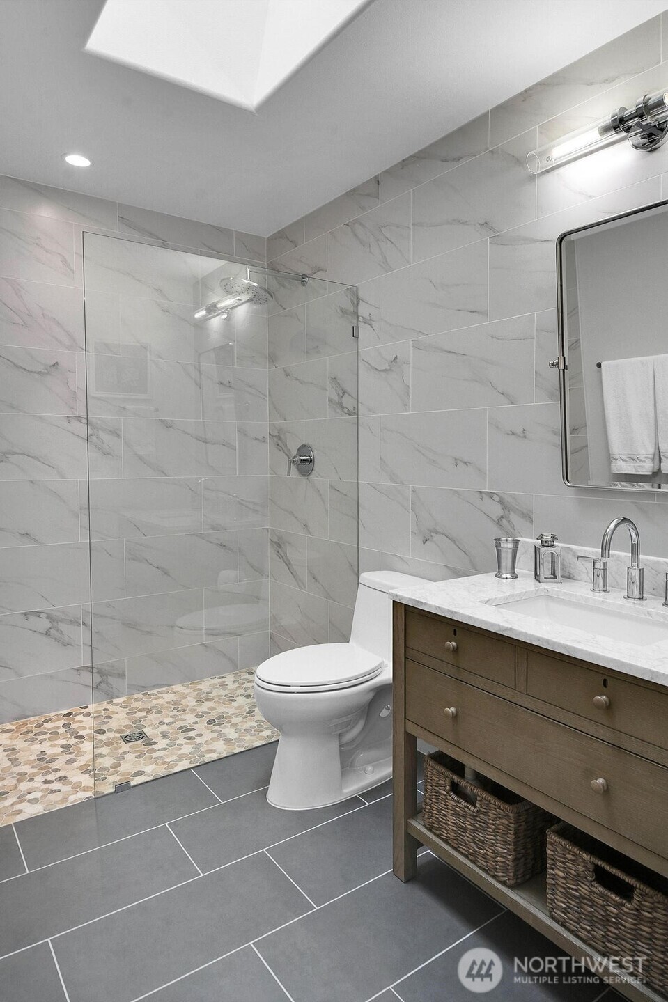 217 9th Avenue S, Edmonds, WA 98020